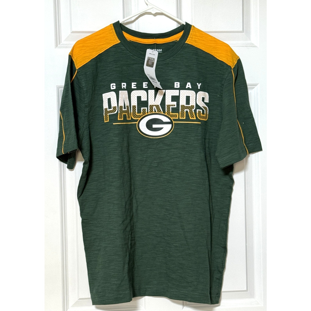 Green Bay Packers Licensed NFL T-Shirt Medium NFL Team Apparel Football NEW